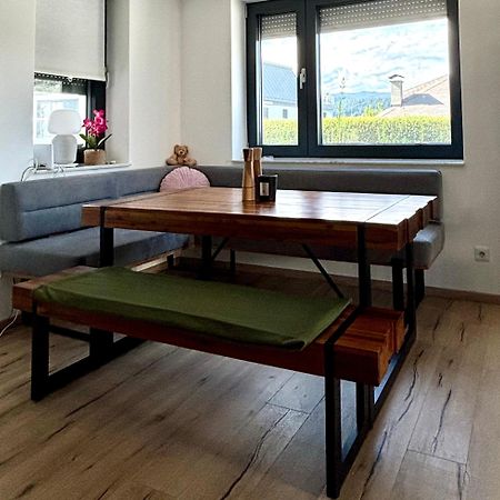 Schoene Wohnung Mit Terrasse Und Parkplatz Velden am Wörthersee Buitenkant foto