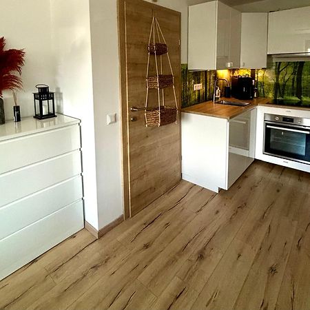 Schoene Wohnung Mit Terrasse Und Parkplatz Velden am Wörthersee Buitenkant foto