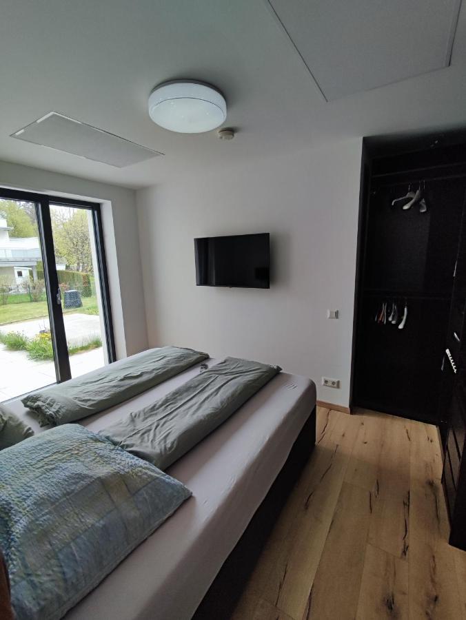 Schoene Wohnung Mit Terrasse Und Parkplatz Velden am Wörthersee Buitenkant foto