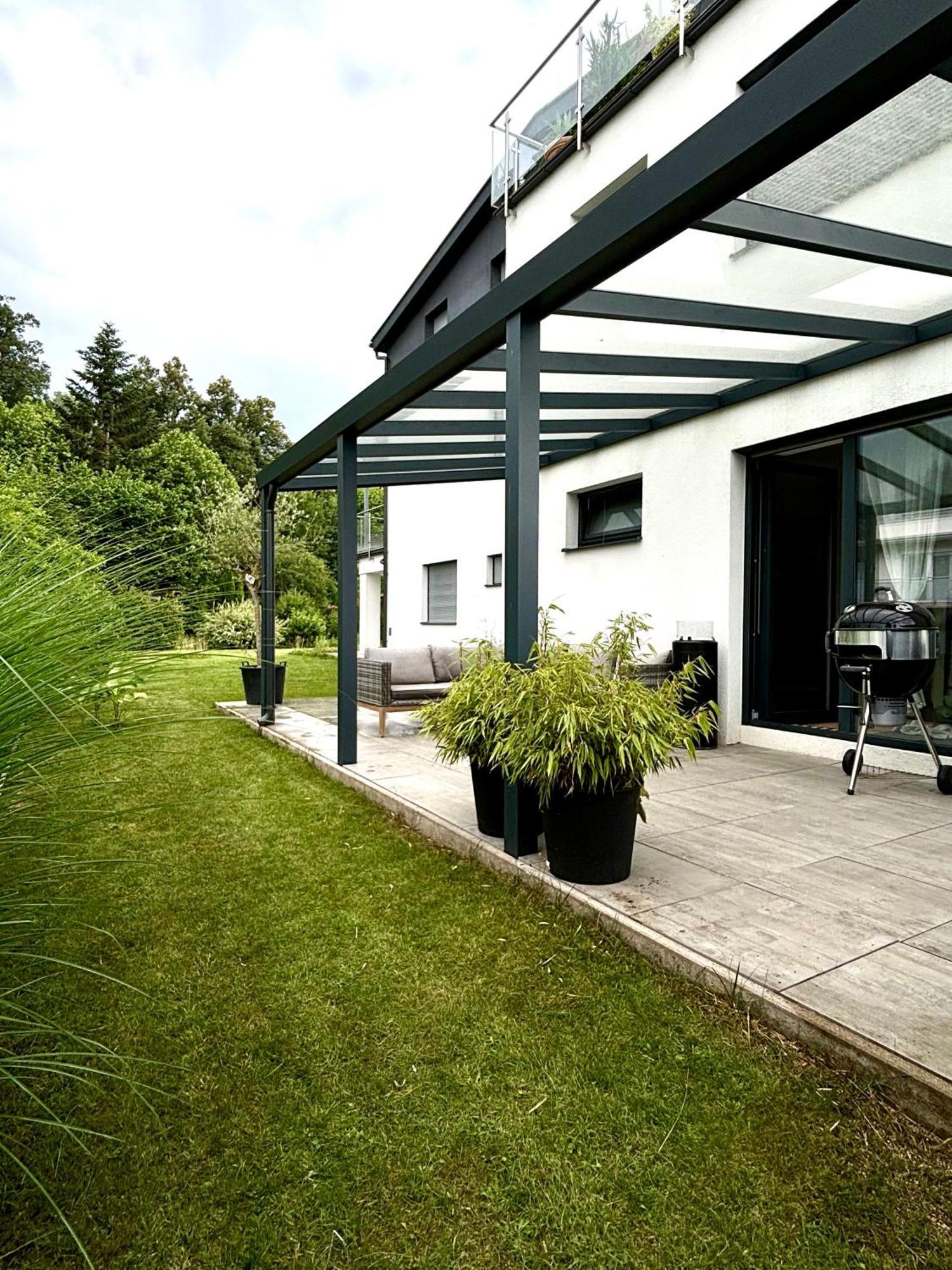 Schoene Wohnung Mit Terrasse Und Parkplatz Velden am Wörthersee Buitenkant foto