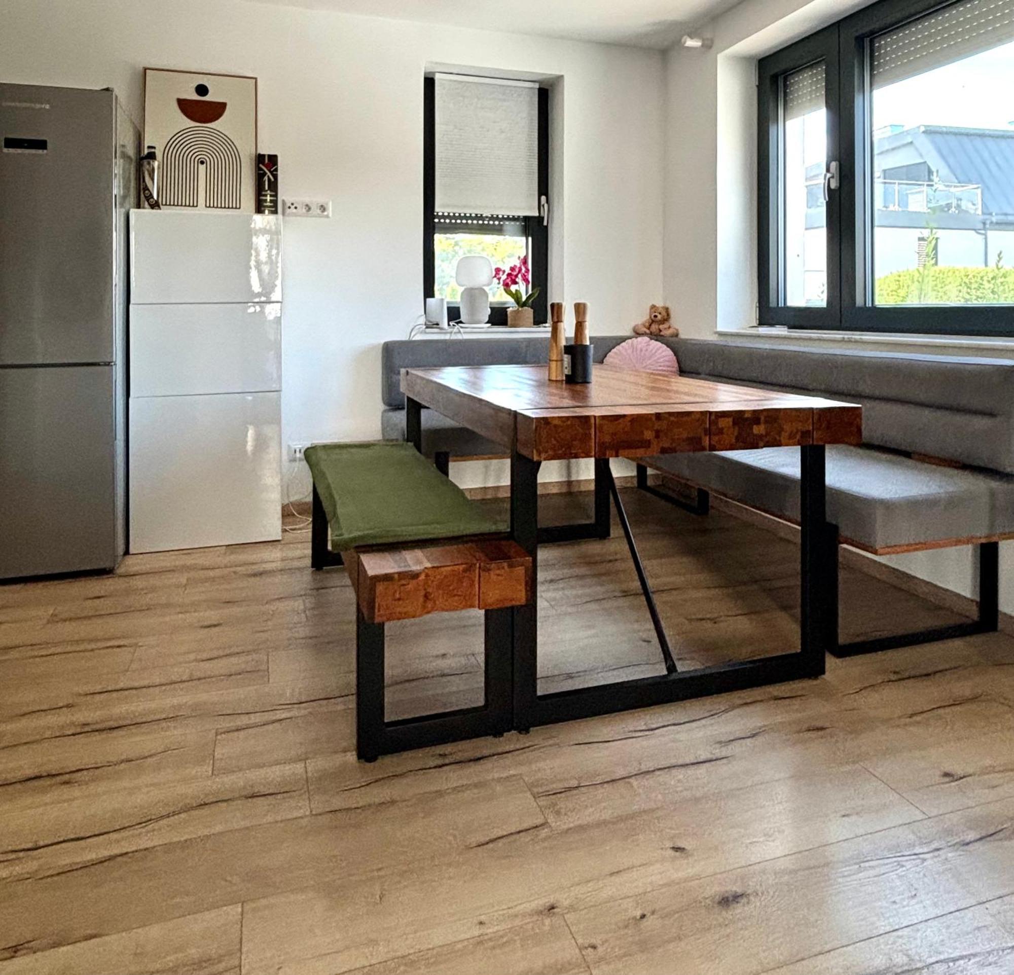 Schoene Wohnung Mit Terrasse Und Parkplatz Velden am Wörthersee Buitenkant foto