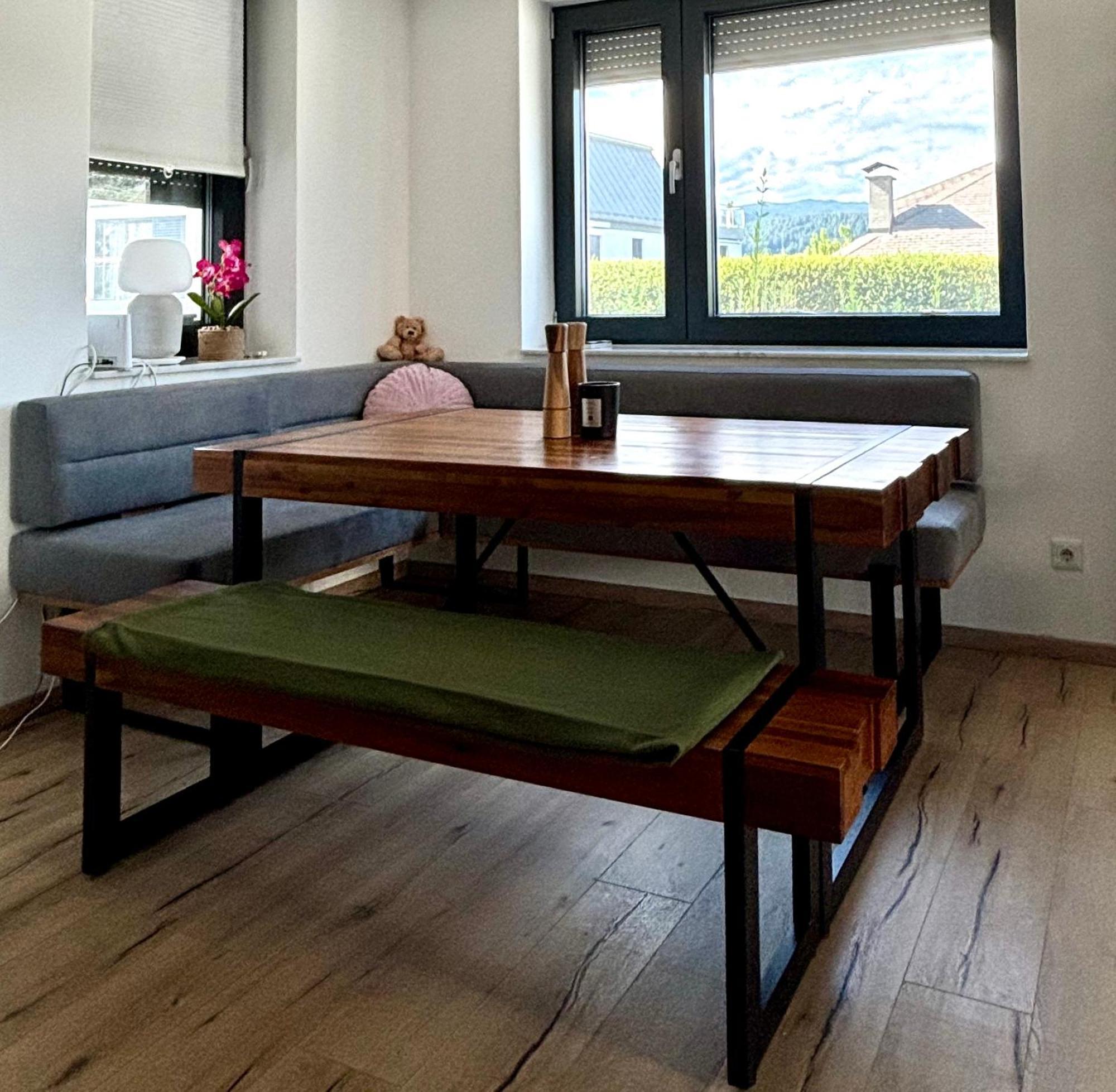 Schoene Wohnung Mit Terrasse Und Parkplatz Velden am Wörthersee Buitenkant foto