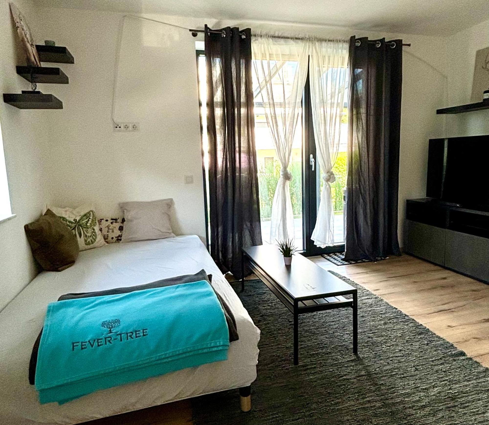 Schoene Wohnung Mit Terrasse Und Parkplatz Velden am Wörthersee Buitenkant foto
